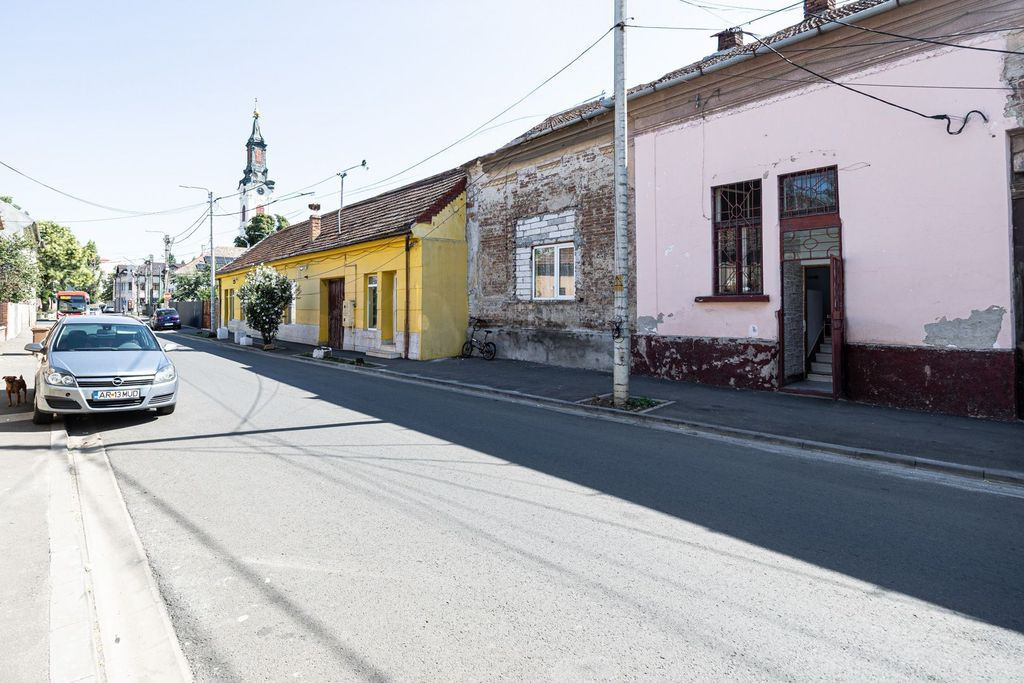 PRET NOU! Apartament 2 camere – Piata Sârbească, Arad...