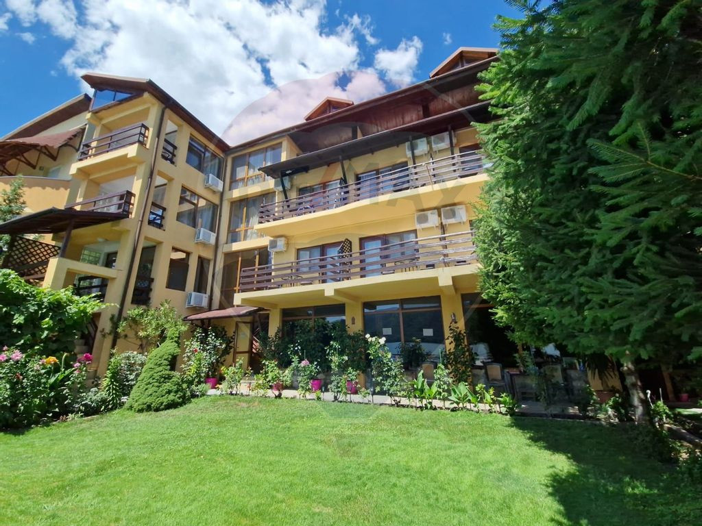 Vanzare Pensiunea La Ponton / 20 camere / Parcare / Eselnita