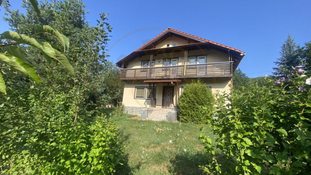 Casa ta de vis la 10 km de Mioveni. Comision 0%