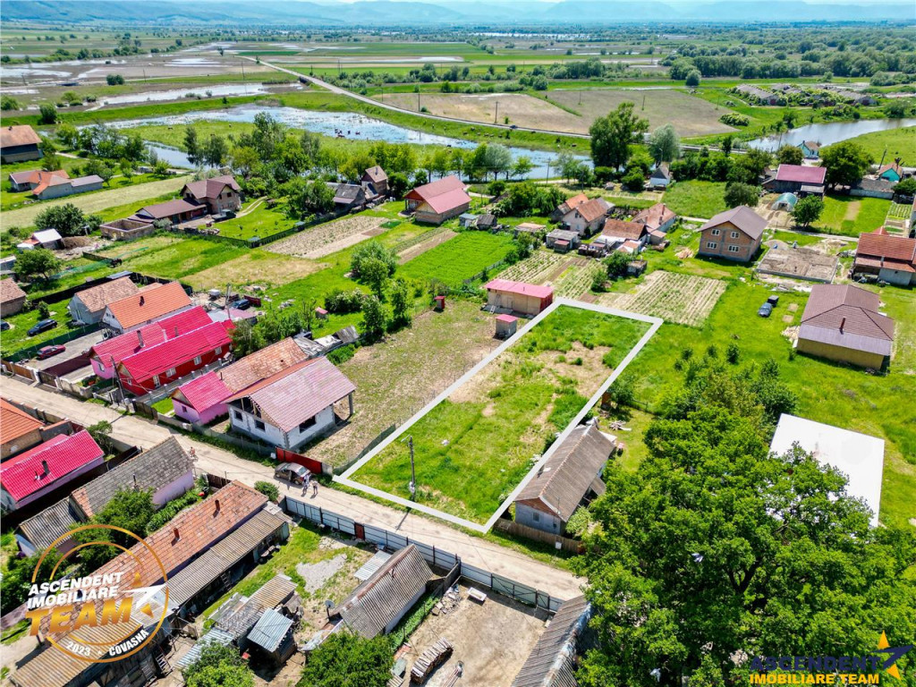 FILM! 1.100 mp teren intravilan, construibil, conditii avant