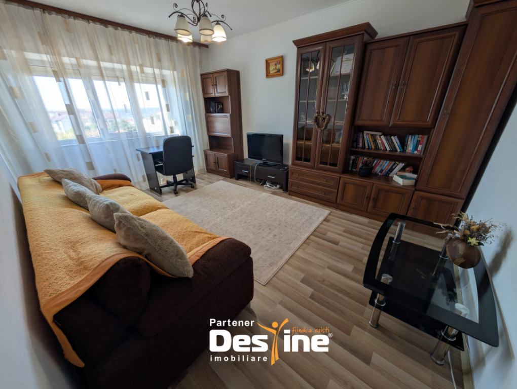 Centru Prima Închiriere - Apartament cu 3 camere Independen