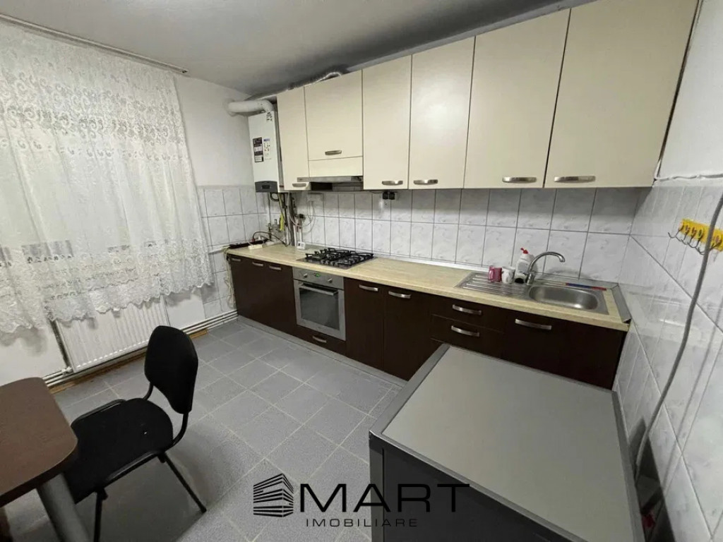 Apartament 2 camere decomandat situat la parterul unui bloc