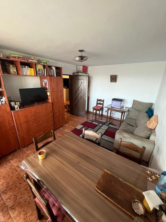 Apartament 3 camere Cet