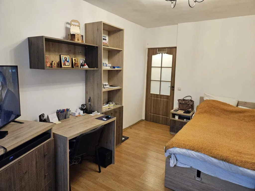 APARTAMENT 1 CAMERA, DECOMANDAT, TATARASI SUD