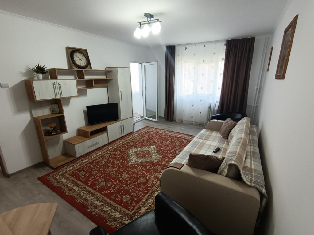 Apartament 2 camere decomandat, Nicolina, etajul 3