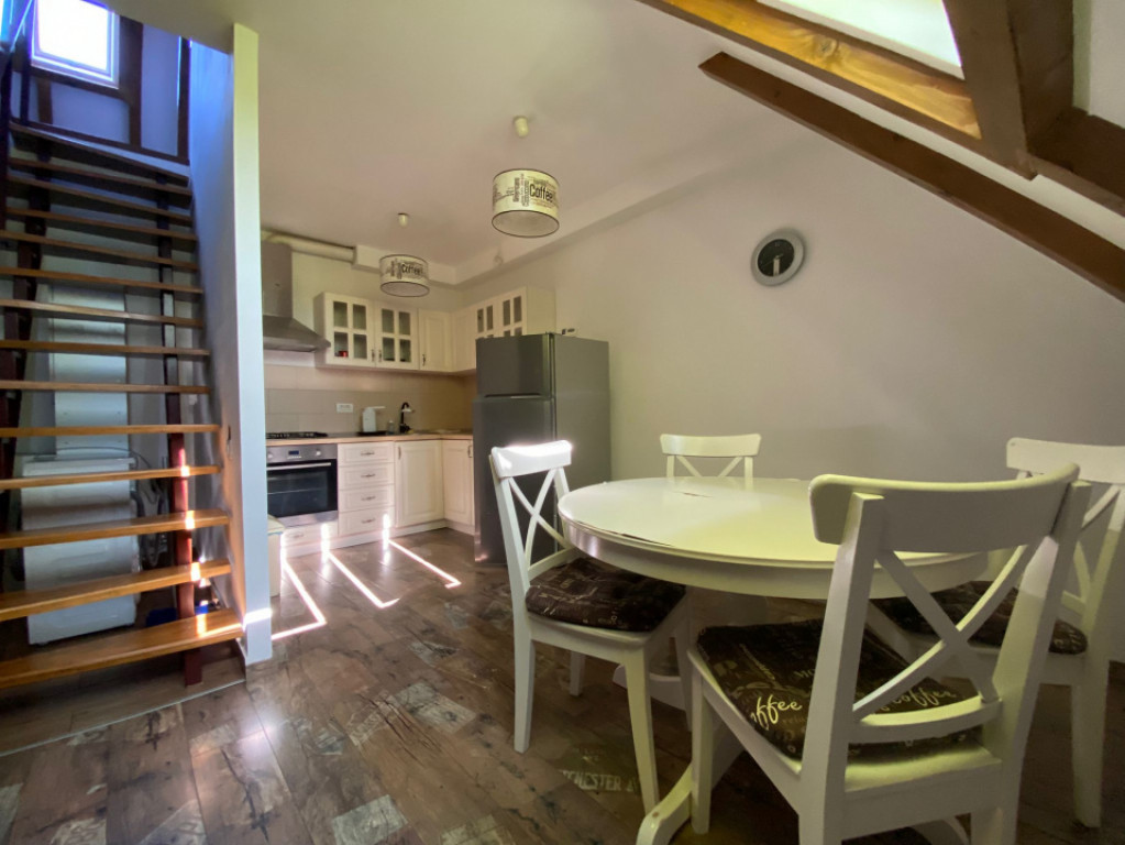 Închiriere mansardă 2 camere, 70 mp – TRACTORUL | pet fr