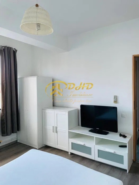 Apartament 1 cameră - Podul de Piatră (semicentral)