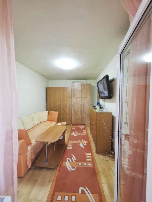 Buziasului - 1 camera - centrala termica - etaj intermediar