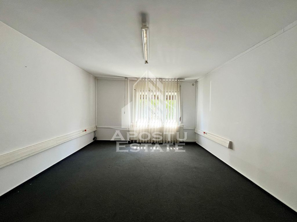 Casa cu 5 camere, 2 bai, pretabila pentru birouri. Girocului