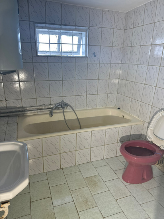 Golești-Vrancea (casă) 2 km de Focșani