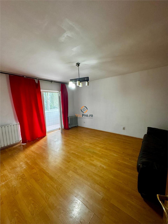 Apartament 4 camere etaj 2 zona Aradului
