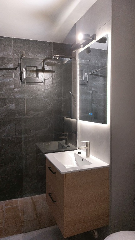 Vand apartament cu 2 camere decomandat