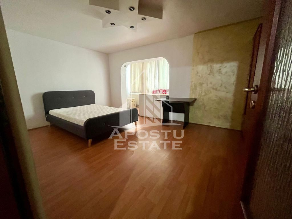 Apartament 2 camere,centrala proprie,decomandat,zona Soar...