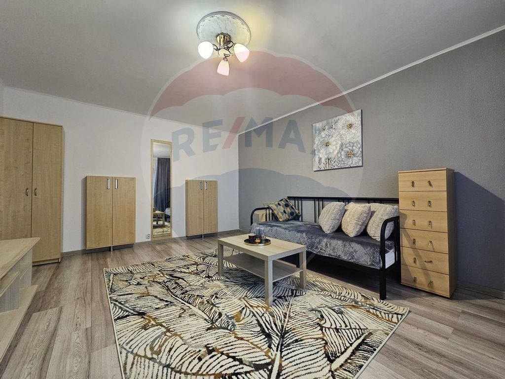 Apartament de închiriat, 2 camere, 2 bai, zona 13 Septem...