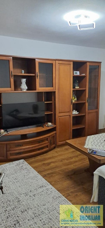 Casa de Cultura, decomandat, 2 camere, etaj 1, mobilat, gaze