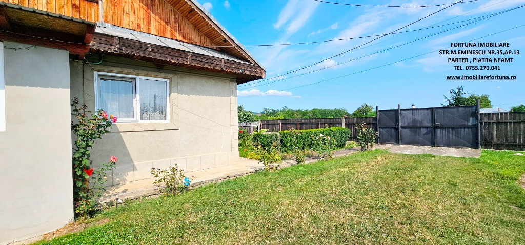 Casa, anexa si teren 1239 mp, situata in Podoleni