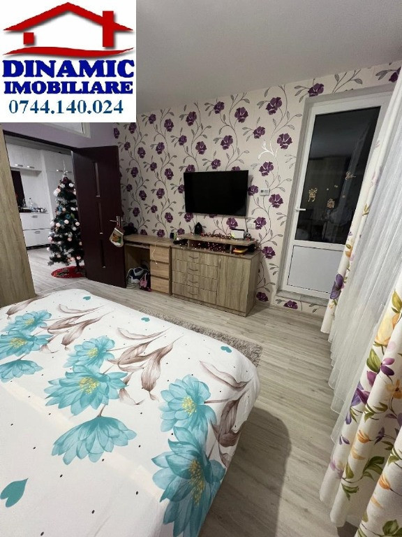 Ap 1 cam, et 1, str Mihai Stamatin. Preț 250 eur/ lună