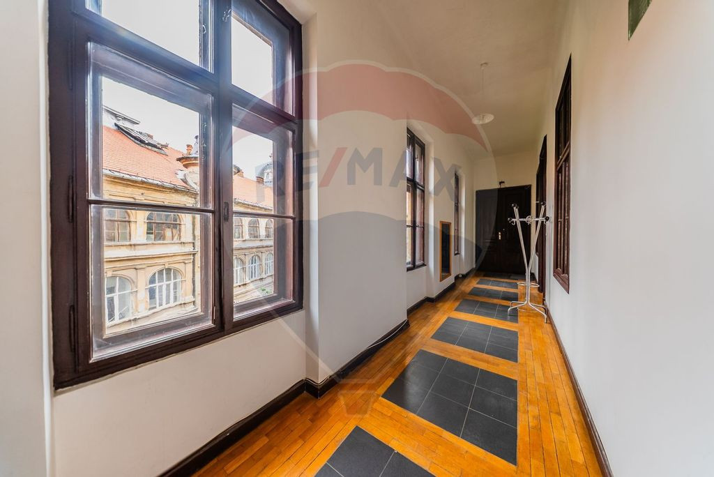 Spațiu de birou + loc de parcare langa McDonalds