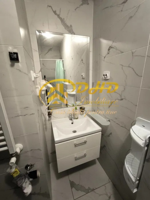 Apartament cu 3 camere situat în zona Lazăr