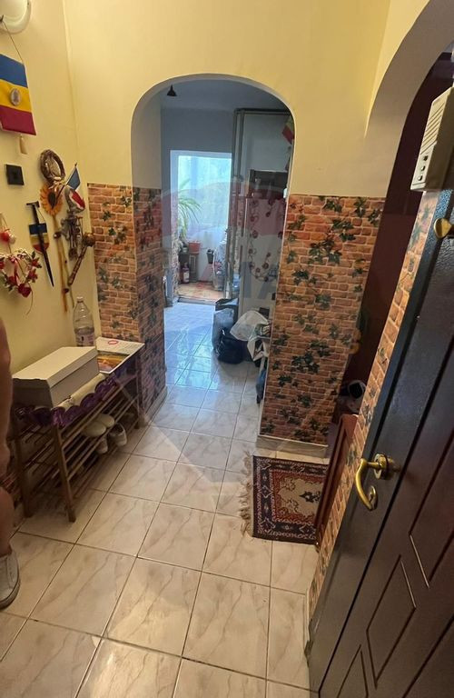 Apartament cu 3 camere- Zona Nufarul