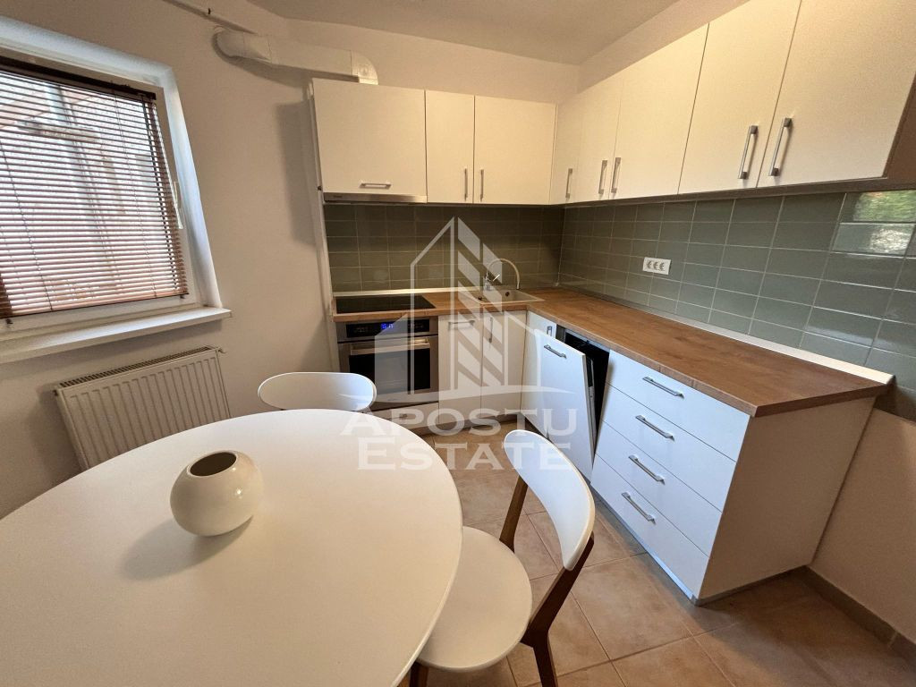 Apartament 3 camere, spatios, etaj 2, amenajat, zona Soar...