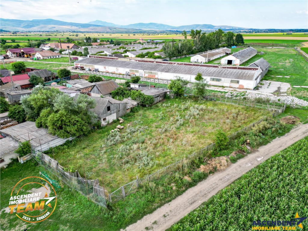 FILM! Apartament 2 camere,decomandat,cu garaj,1.400 mp teren