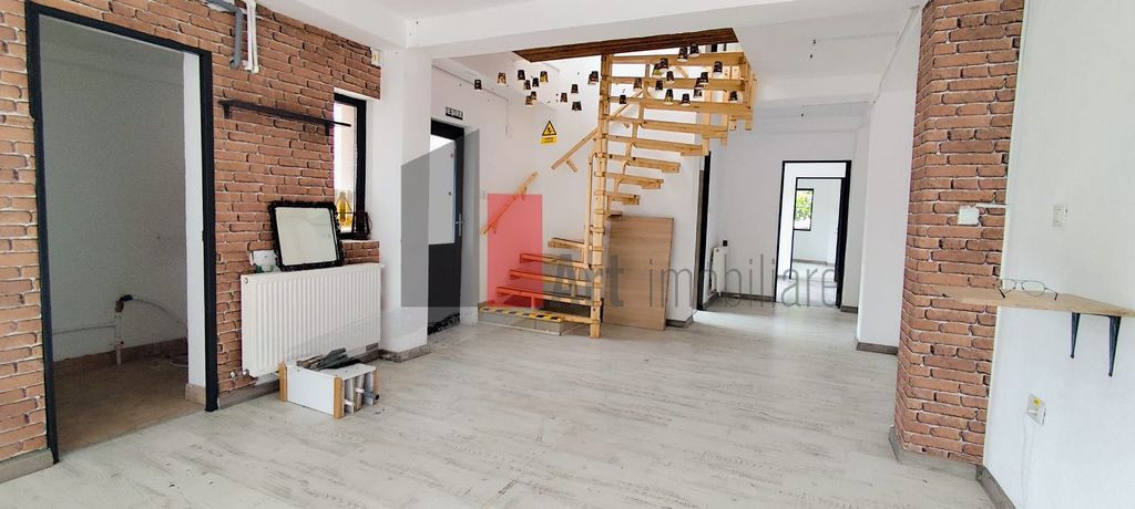 Spatiu comercial MANAHAVE*/vila cu teren de inchiriat in ...