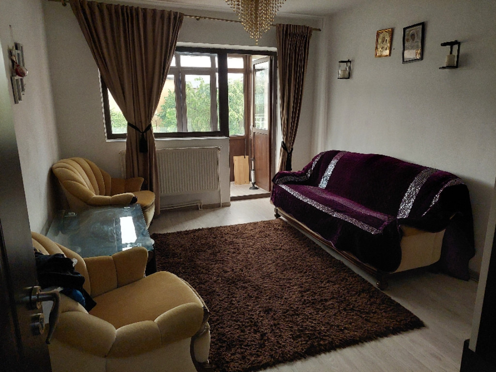 Apartament 3 camere Str. Dragoș Vodă