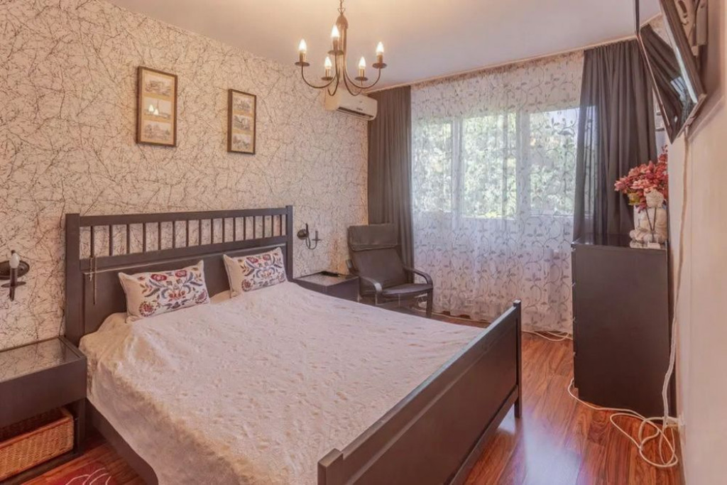 Vanzare apartament 3 camere