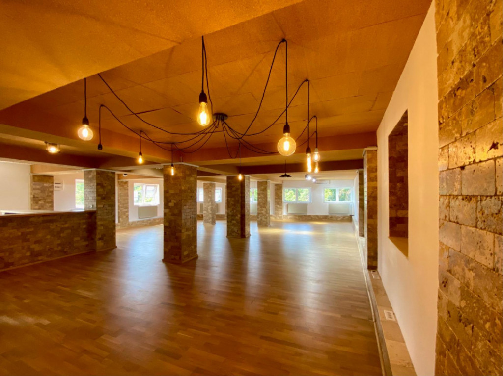 Spatiu comercial, stradal, de inchiriat