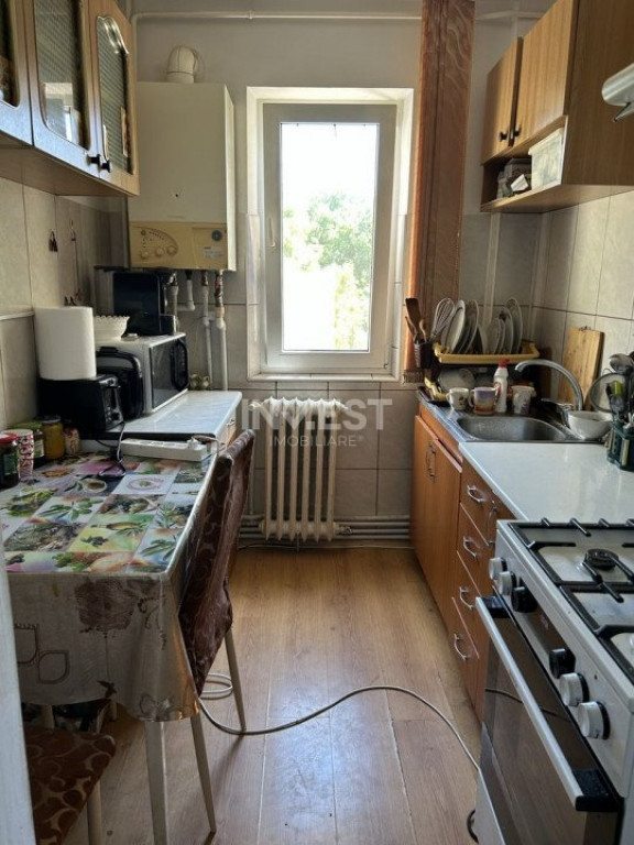 Apartament de vanzare 3 camere, zona Pacurari - Alpha Bank,