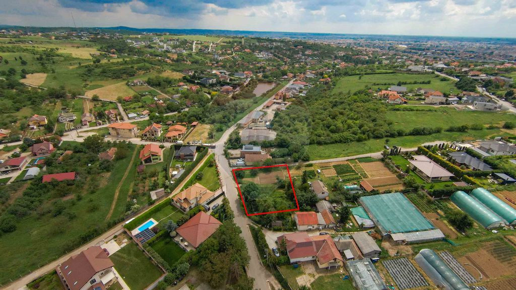 De Vânzare Teren Intravilan 1210 mp, dublu front, Strada...