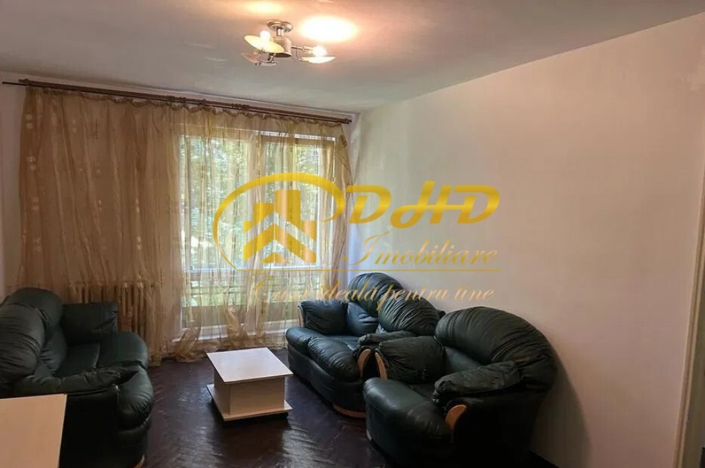 Închiriez apartament 3 camere închiere imediată Piața Unirii