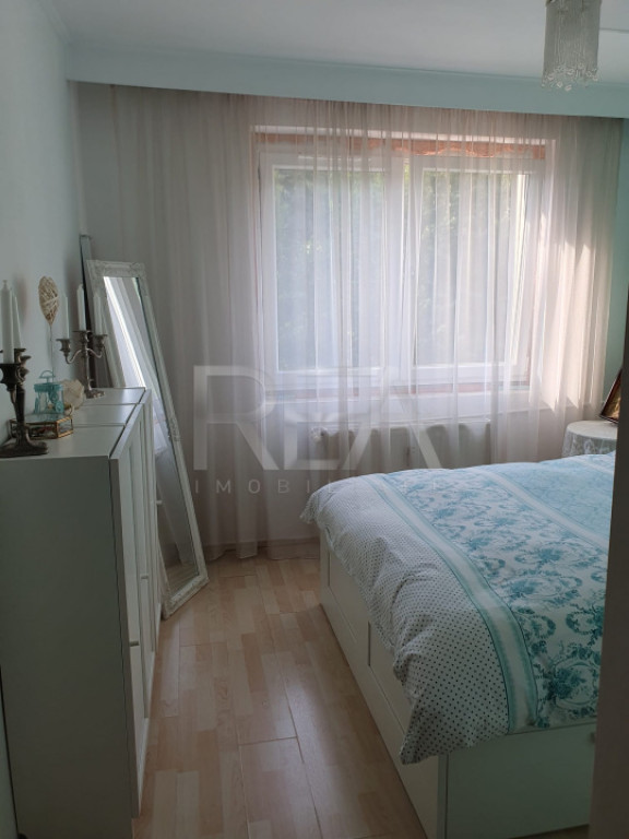 2 camere - Basarabia - decomandat - 1984 - 1/8 - anvelopat -