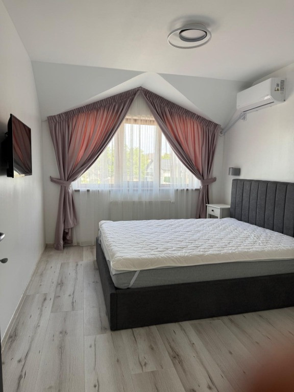 Apartament luxos 2 camere decomandat la doar 2 km de Umf