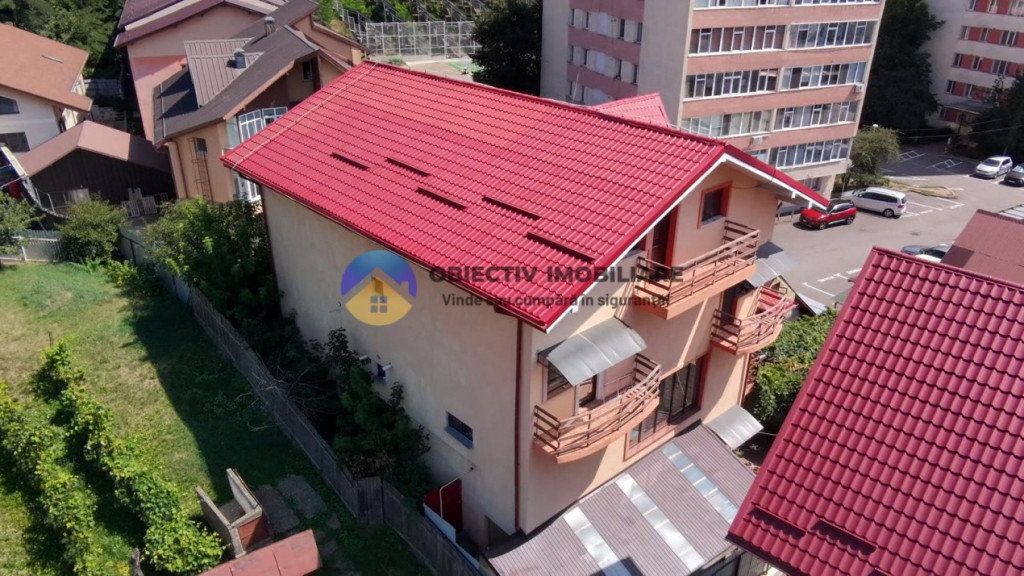 Casa de vânzare / 3 nivele / Piatra Neamț