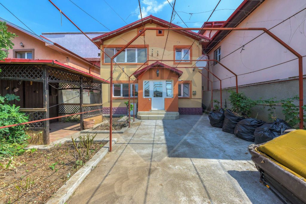 Casa/Vila de vanzare 5 camere 160 mp | Voluntari Central |