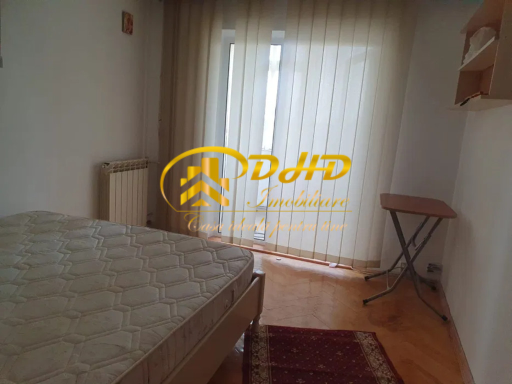 Apartament 3 camere semidecomandat Nicolina