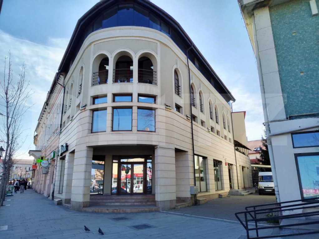 Spațiu 100 mp ultracentral, pozitie premium pregătit pentr