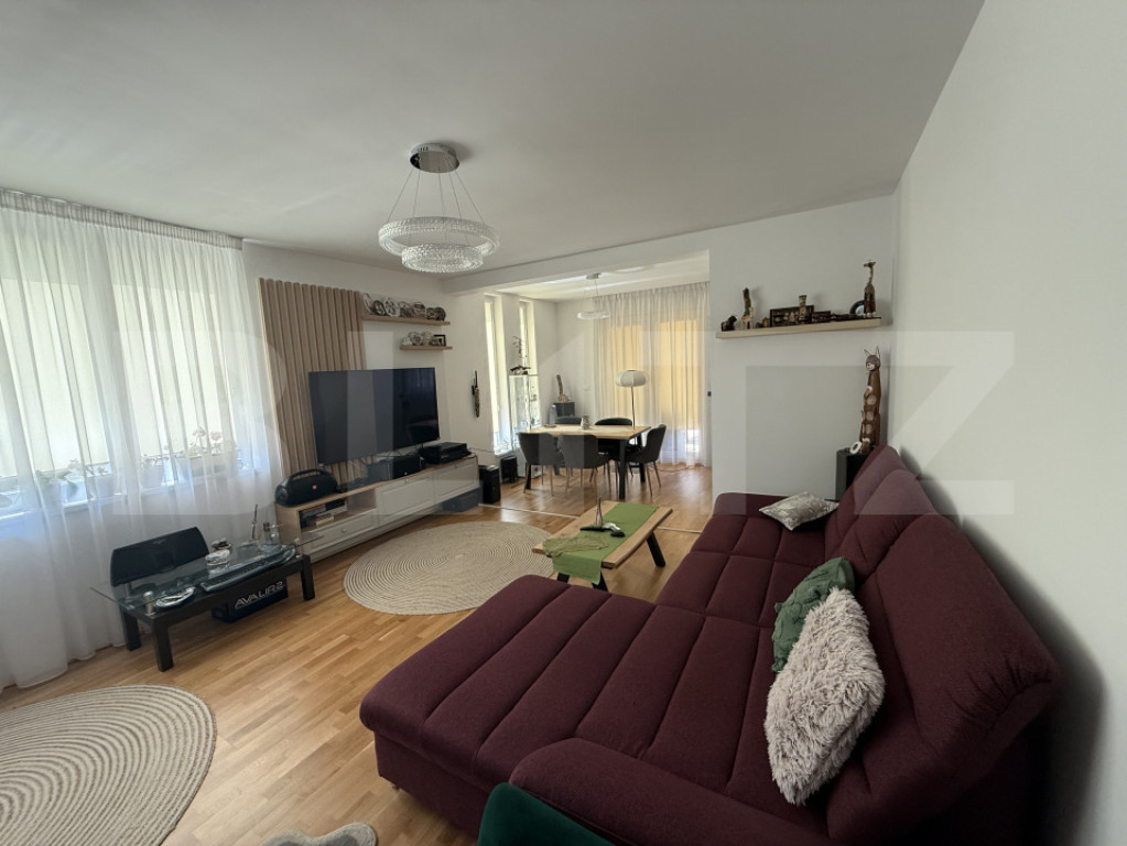 Vila moderna cu piscina, cartier Albert