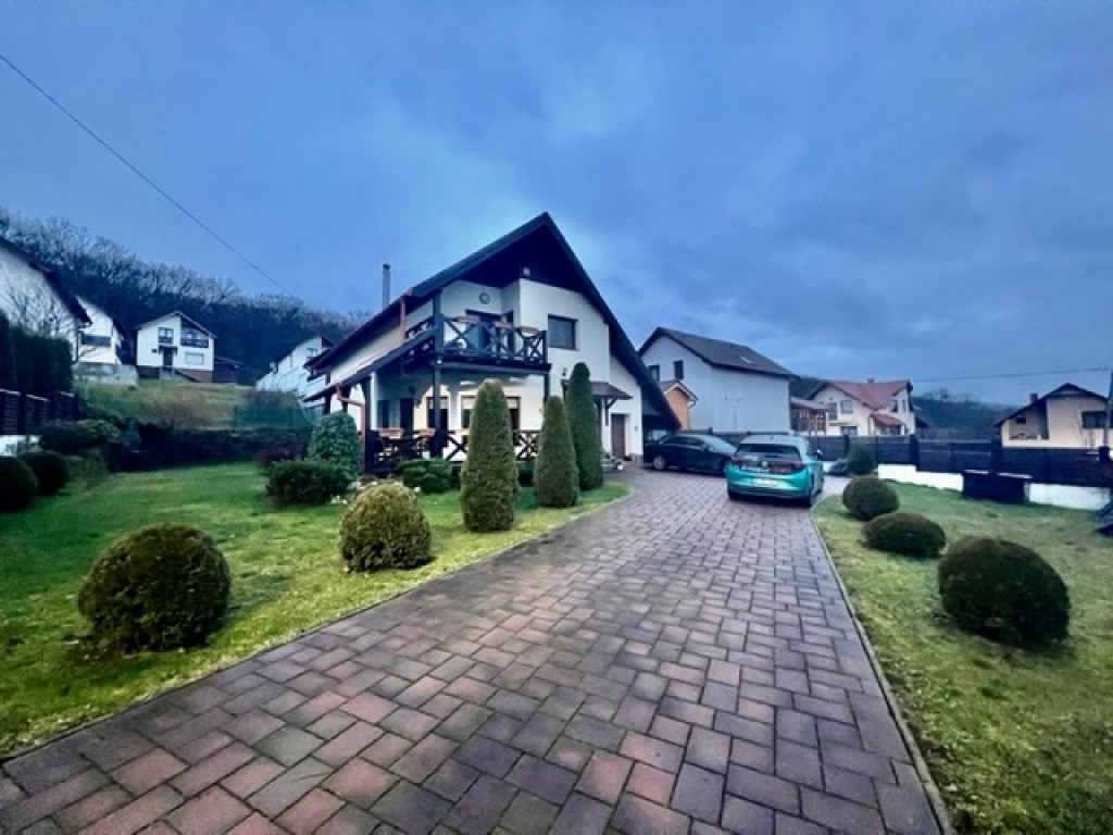 A/1700 De vânzare casă în Mureș- Corunca