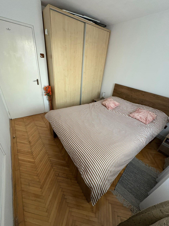 Apartament de 2 camere zona Florilor