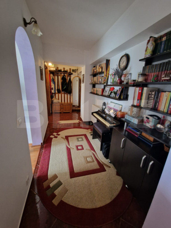 Apartament cu 3 camere, 64 mp, decomandat, zona Obcini