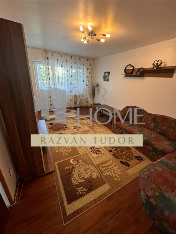 Apartament 2 camere, bloc 1983, in Ploiesti, zona Pta Mihai