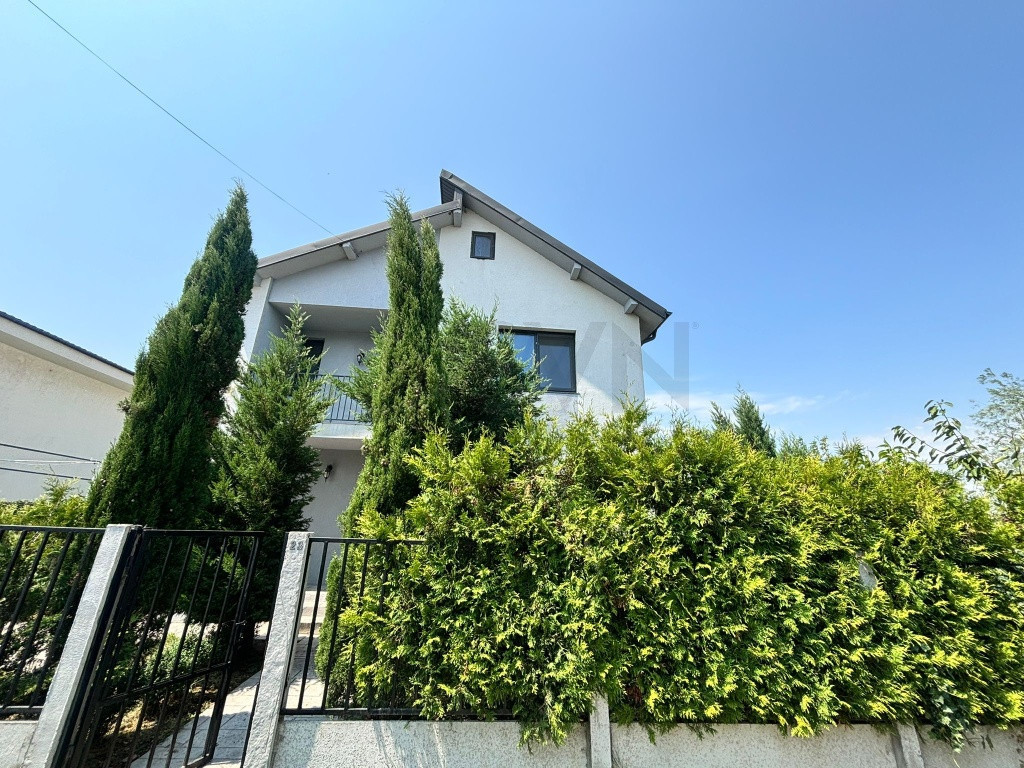 Vila spatioasa cu gradina in Tunari