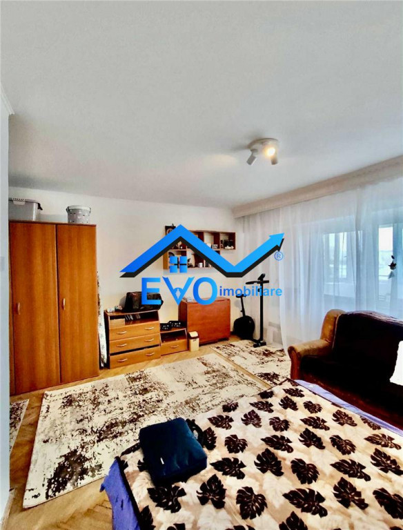 Apartament o camera, de , decomandat, 40mp, CUG, soseaua Nic