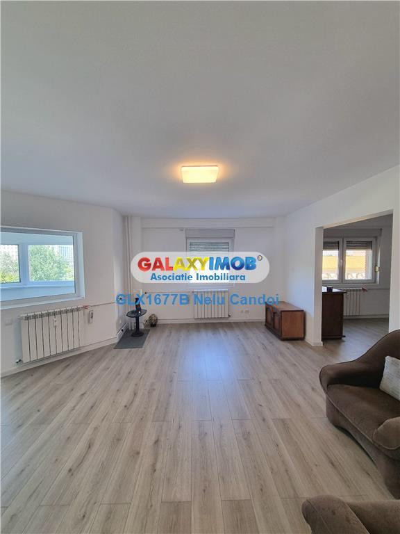 13 SEPTEMBRIE MARRIOTT VIS A VIS DE CATEDRALA NEAMULUI