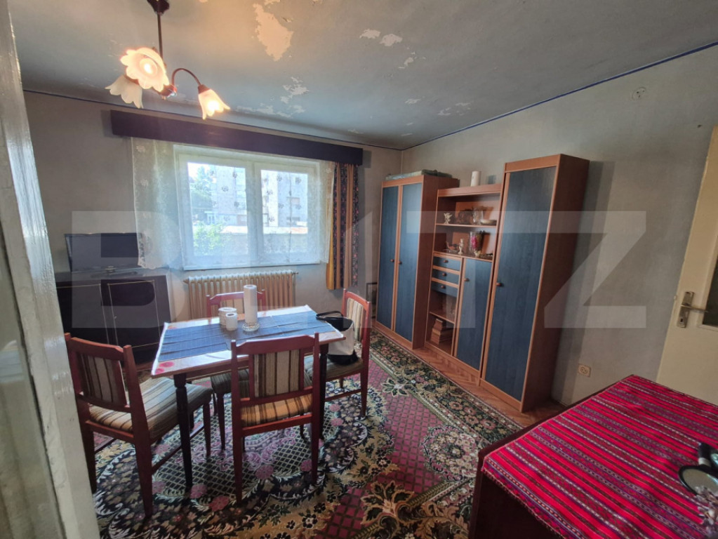 Apartament cu 2 camere, decomandat, etaj 1 – zona ANDREI S