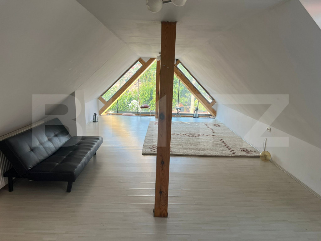 Mansardă de închiriat – 2 camere, 65 mp, ideală pentru