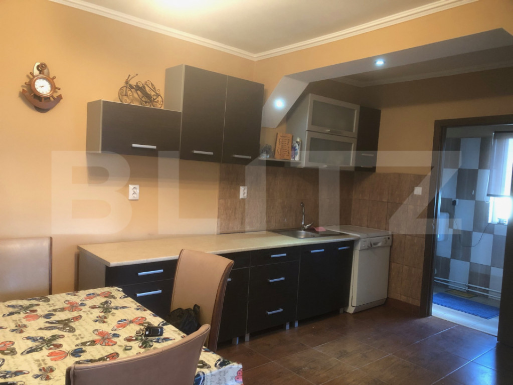 De vânzare , casa cu teren intravilan 3000mp , zona Ciuperc